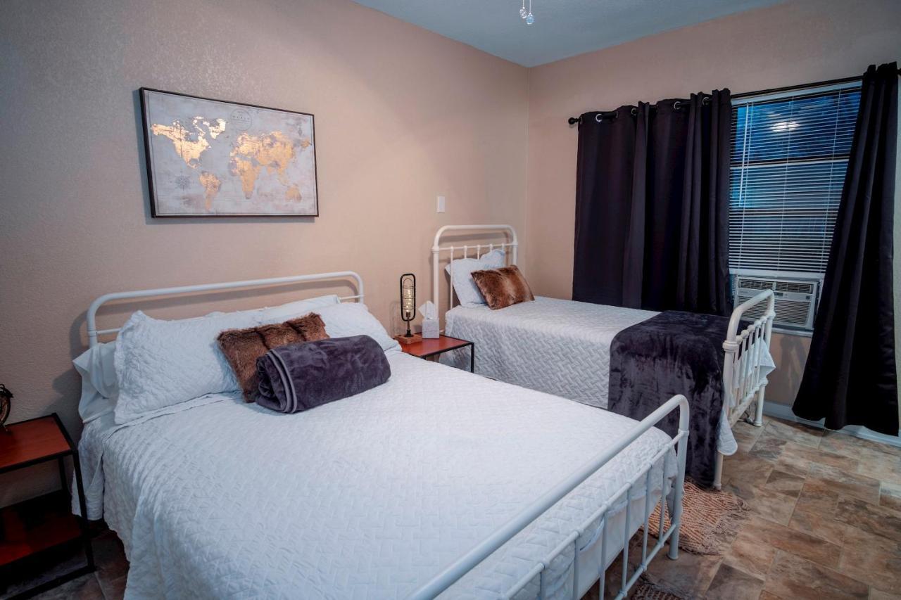 Cozy Downtown Guest House 2Br/1Ba Sleeps 8 San Antonio Dış mekan fotoğraf